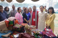 Vietnam’s handicrafts, traditional costumes introduced in Bangladesh